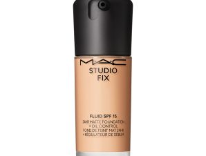 Studio Fix Fluid SPF15 24HR Matte Foundation + Oil Control 30ml